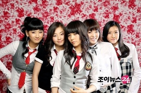 صورة عضوات وندر قيرلز يساندن صديقتهن سونيي