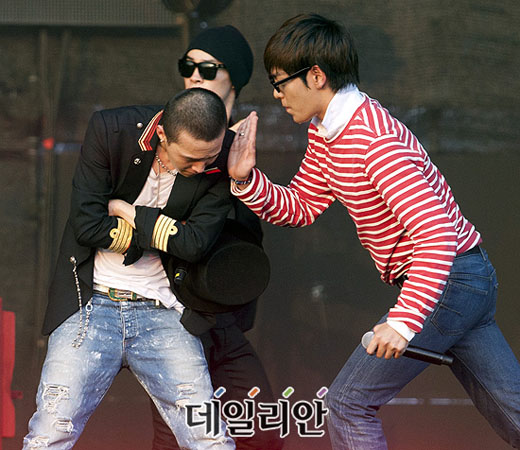 صورة G-Dragon أصبح حليق الرأس !!