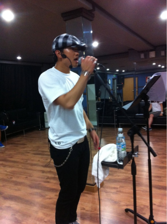 صورة Rain يجد في العمل من أجل جولته العالمية الأولى