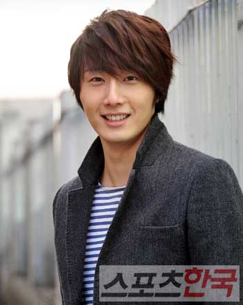 صورة Jung Il Woo يستعد لإفتتاح Flower Boy Ramyun Shop