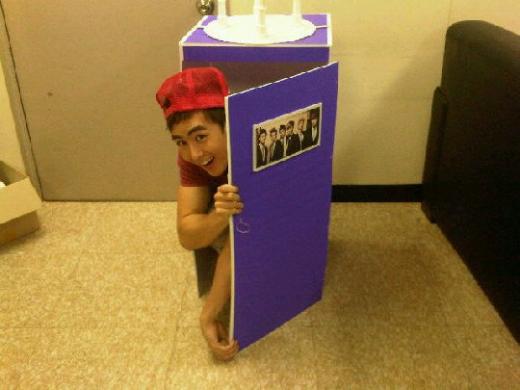 صورة Nichkhun يظهر هديته الخاصة بمناسبة الذكرى السنوية الثالثة لـ 2PM