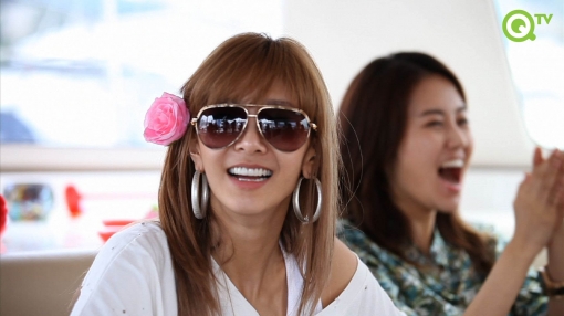 صورة G.NA تكشف عن اهتمامها بـ Doojoon عضو فرقة B2ST