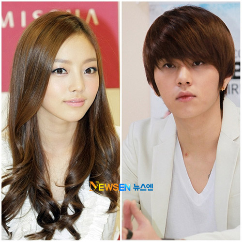 صورة Junhyung و Hara شوهدا مرتديين خاتمين متطابقين للأزواج