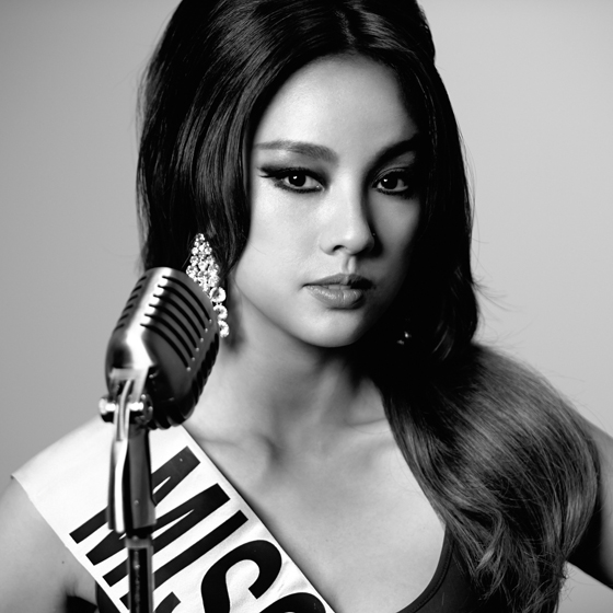 صورة Lee Hyori تعود أخيراً بإصدارها للفيديو الموسيقي لأغنيتها Miss Korea