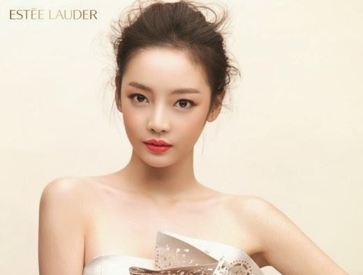 صورة قو هارا أصبحت الوجه الإعلاني الجديد لماركة إيستي لودر + تعليقات مستخدمي الإنترنت