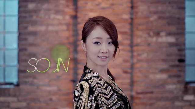 صورة كارا قمن بالكشف عن أول متنافسة لمشروع العثور على عضوات جدد