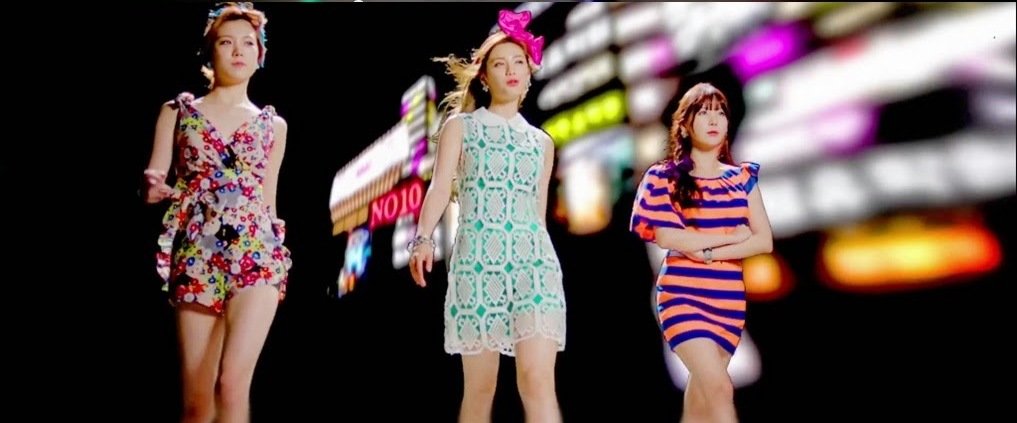 صورة أورانج كاراميل أصدرن الفيديو كليب الخاص بأغنية The Gangnam Avenue