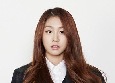 صورة سيو جيسو عضوة فرقة لوفليز أُخرجت من المستشفى بعد أن تلقت العلاج اللازم