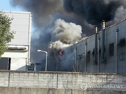 صورة اندلع حريق ضخم في موقع تصوير دراما “الخادمات” أدى إلى وفاة واحدة من طاقم العمل