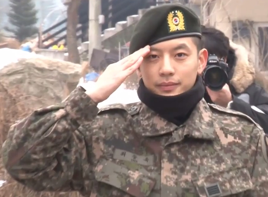 صورة سيفين أنهى خدمته العسكرية وخرج رسمياً من الجيش