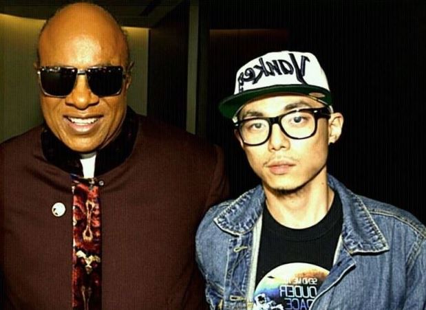 صورة وكالة JYP الترفيهية سيقومون بترسيم فنان جديد بعد أن قضى ١٥ عامًا كمتدرب معهم