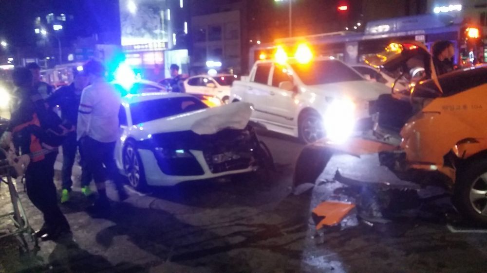 صورة فتاة آيدول مشهورة وحبيبها السكران تسببا بحادث سير ضخم