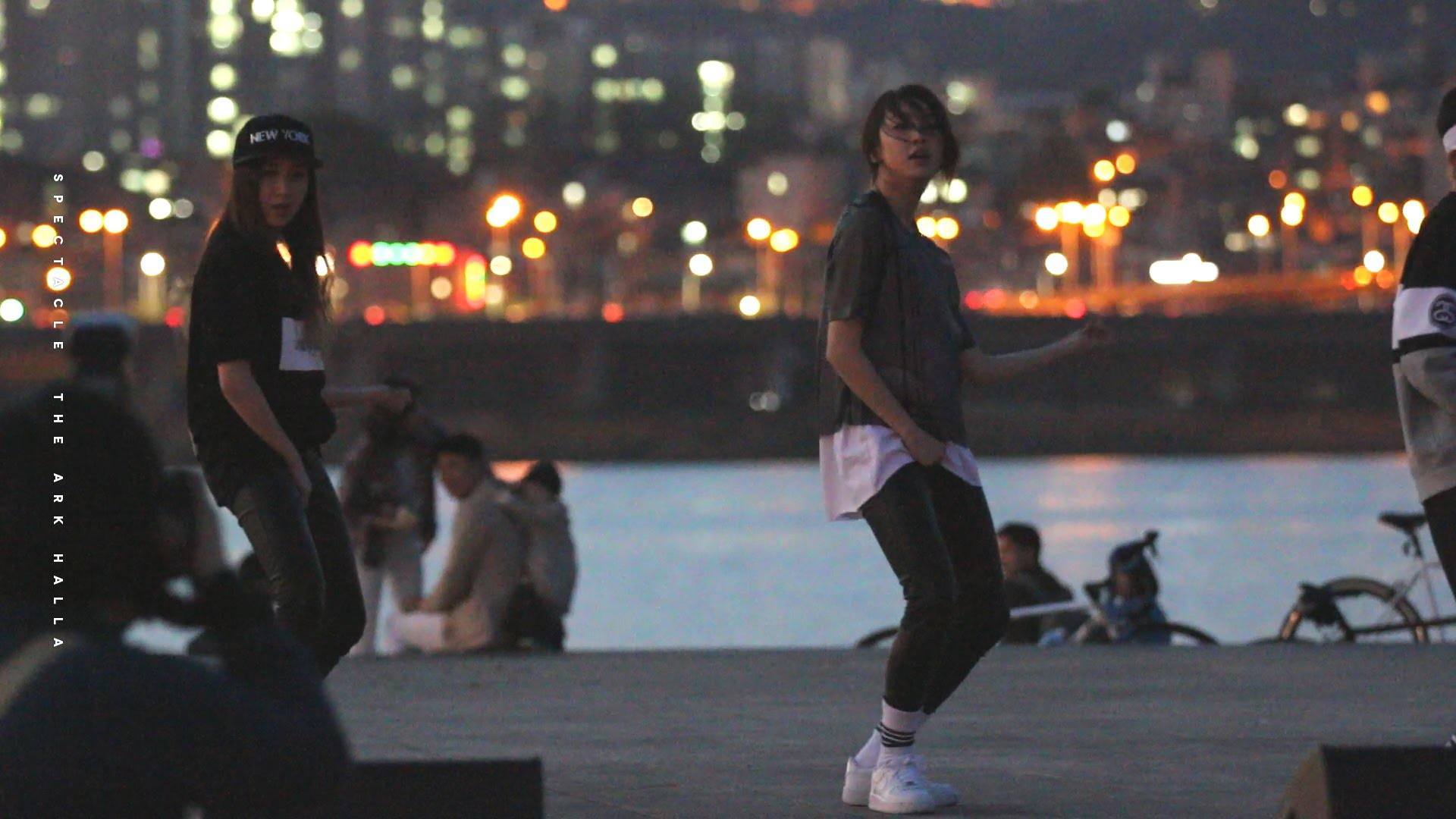 صورة فرقة The Ark أصدرن فيديو خاص بتقليدهن لرقصات إكسو الشهيرة