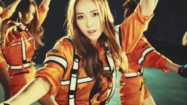 صورة تسريب فيديو أغنية “catch me if you can” الذي صور قبل خروج جيسيكا