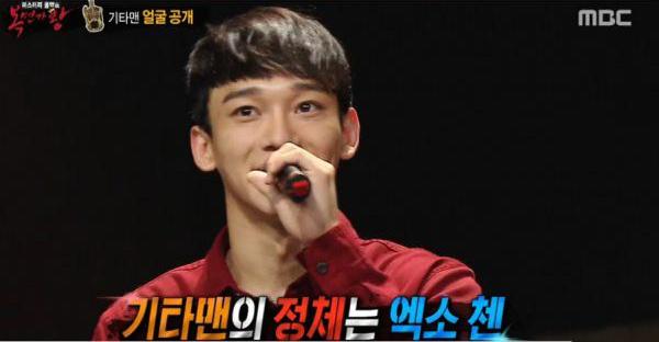 صورة تشين من إكسو هو “رجل الجيتار الأسطوري” على برنامج “ملك القناع”