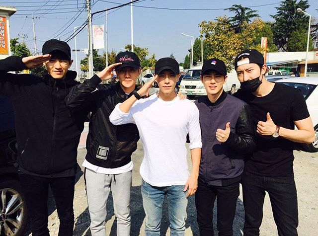 صورة دونغهي التحق رسميا بالجيش