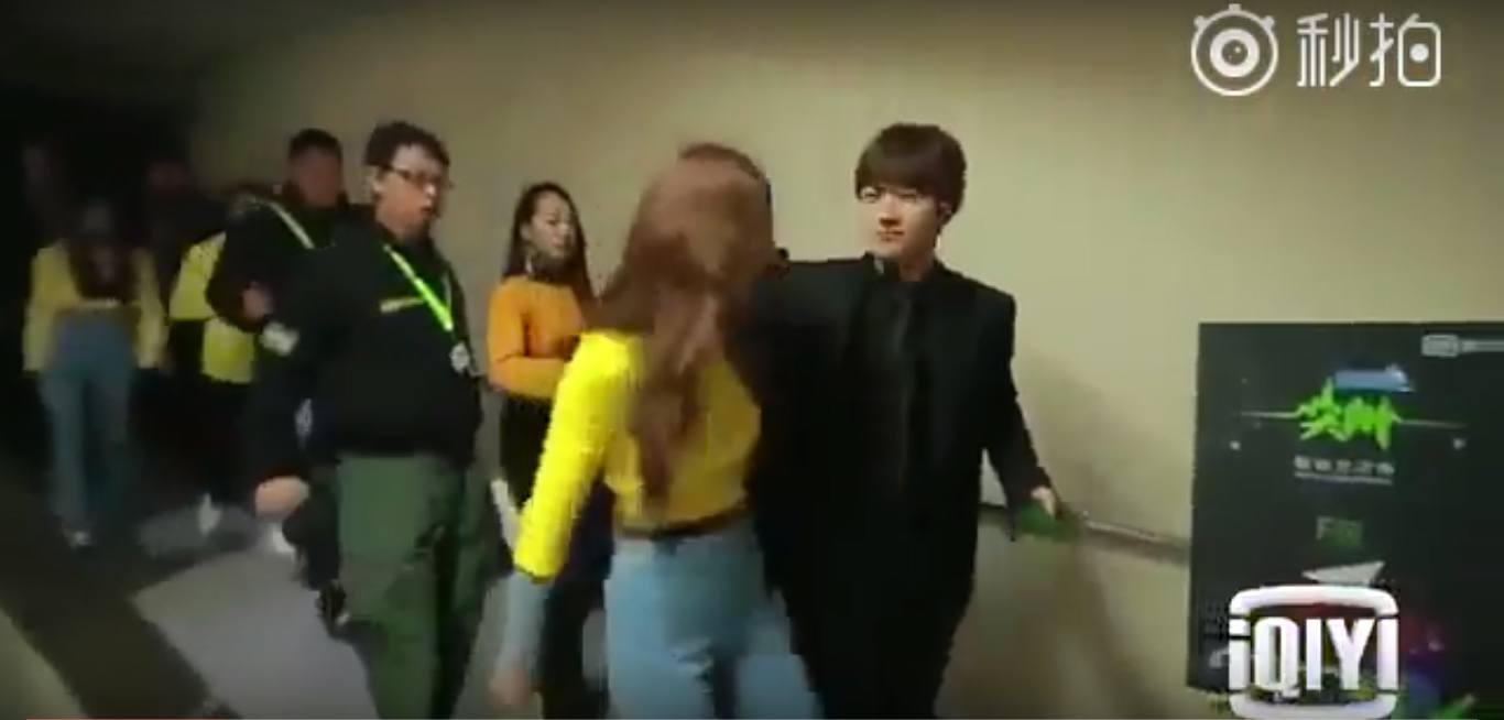 صورة صداقة كريستال و L الغير معروفة كُشفت عن طريق فيديو إحدى المعجبين