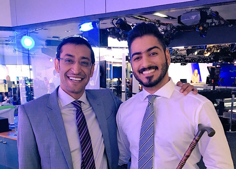 صورة [فيديو+تغريدات] المذيع فيصل الزهراني وضح موقفه بالكامل مع معجبات سوبر جونيور في “نشرة الرابعة”