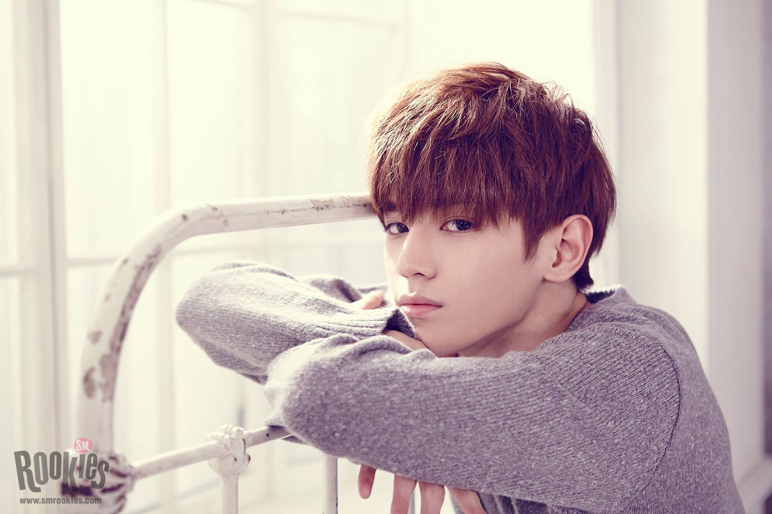 صورة تم الكشف بأن تايونغ عضو فرقة NCT U واعد إثنتان من معجبيه