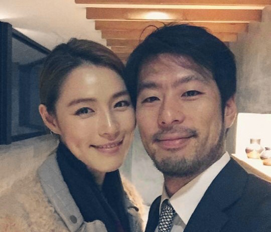 صورة [رأي مستخدمي الإنترنت] كاهي أكّدت بأنها حامل في الشهر الثالث