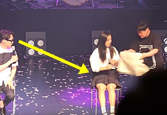 صورة “كوون جونغ يول” تعرّض للهجوم بسبب تعليق غير لائق قاله لـ ويين عضوة فرقة مامامو