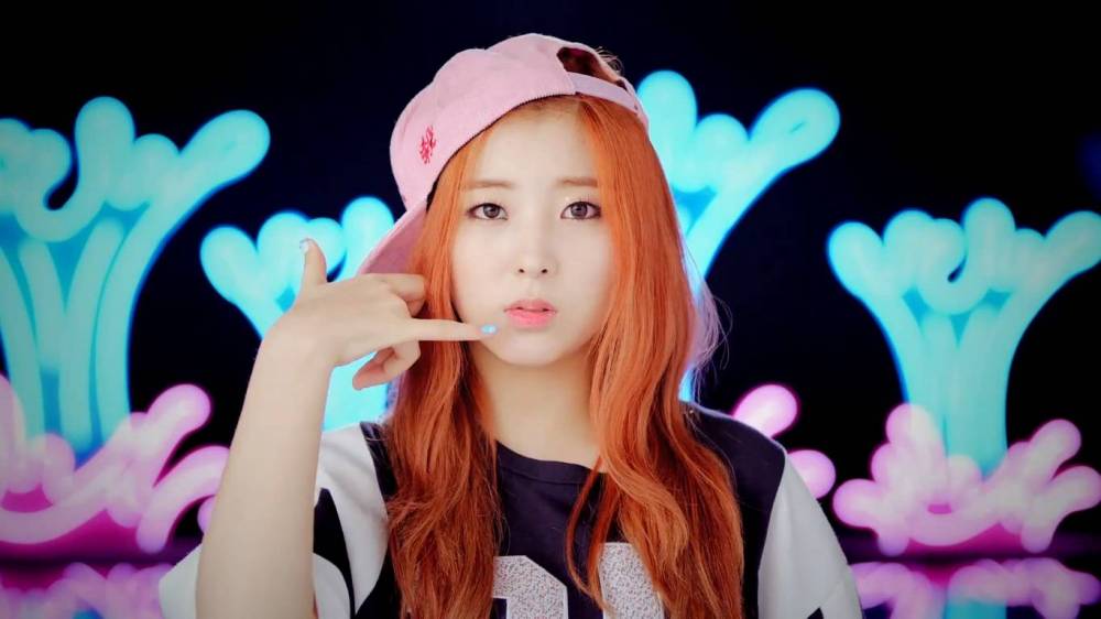 صورة سوهيون تترك رسالة لمعجبي 4minute في ذكرى ترسيمهن السنوية السابعة