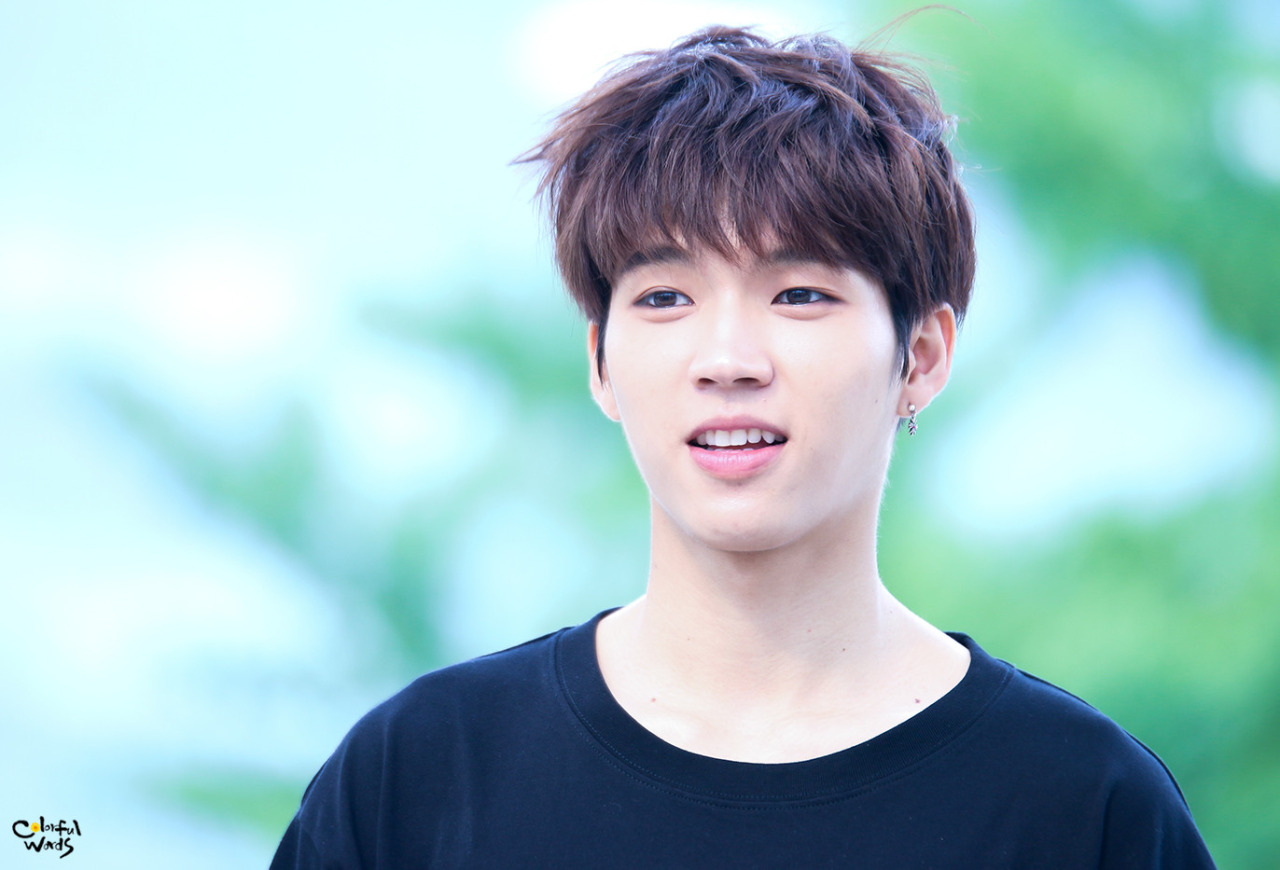 صورة [رأي مستخدمي الانترنت] ووهيون يشعل الغيرة في قلوب معجبي الفرق الأخرى في “الدريم كونسرت”