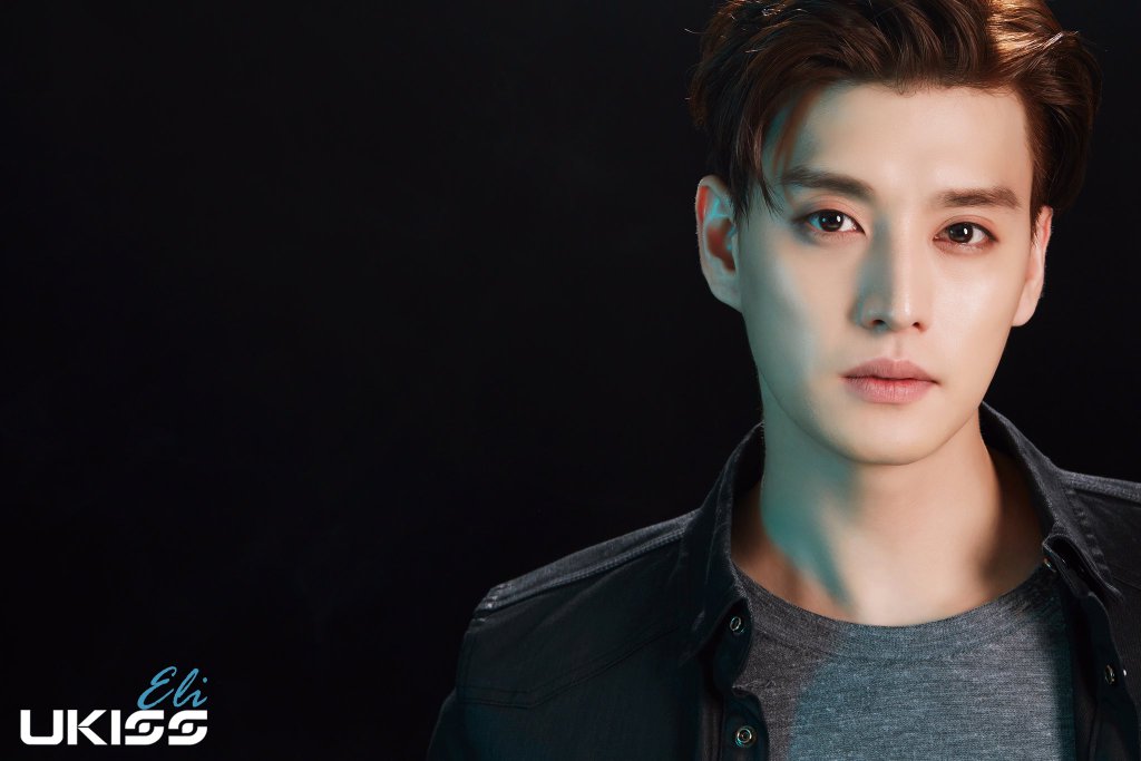 صورة [رأي مستخدمي الإنترنت] إلاي من يوكيس وزوجته رحبا بأول طفل لهما