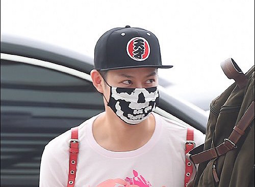 صورة [رأي مستخدمي الإنترنت] موضة فناني وكالة SM في المطار