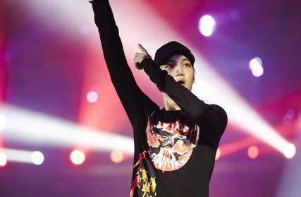 صورة رأي مستخدمي الإنترنت في جلوس كاي خلال حفل إكسو بسبب إصابة قدمه