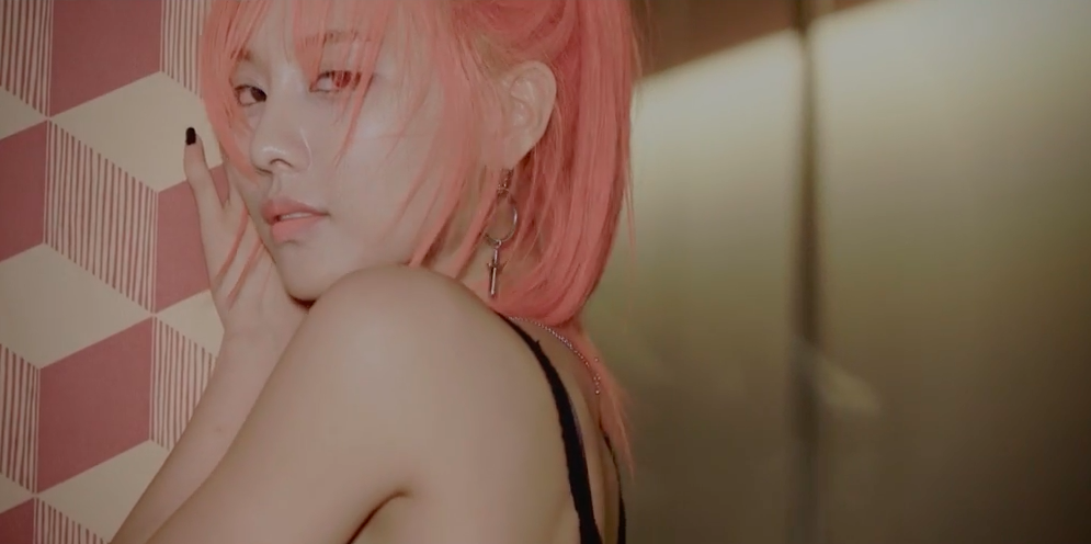 صورة [تقييم +١٩] فاي من فرقة ميس آي بدأت انطلاقتها المنفردة بأغنية “خيال”