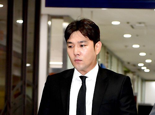 صورة [الآراء] كانغ إن حضر أول جلسة محاكمة من أجل قيادته تحت تأثير الكحول