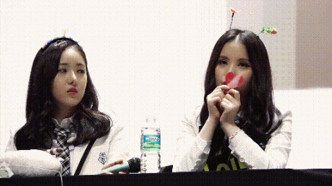 صورة جدل مستخدمي الإنترنت حول تعابير وجه شينبي الإنتقادية