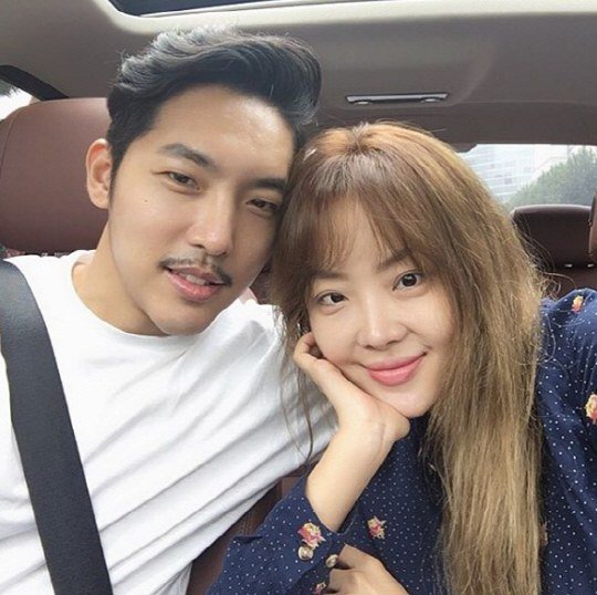 صورة [رأي مستخدمي الإنترنت] نارشا كشفت عن زوجها لأول مرة