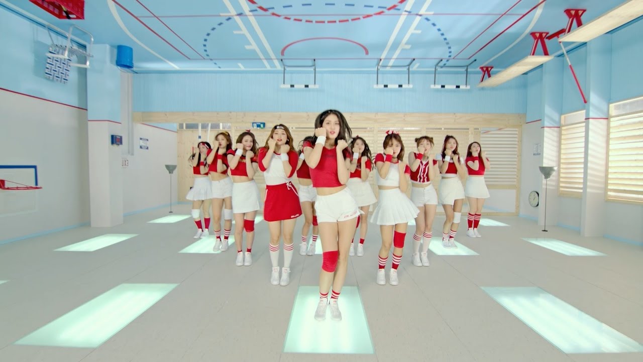 صورة فرقة I.O.I أصدرن فيديو كليب أغنية Very Very Very