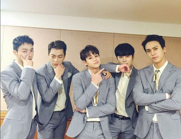 صورة [الآراء] بيست يفكرون في تغيير اسم الفرقة لأن وكالة كيوب ترفض التخلي عنه