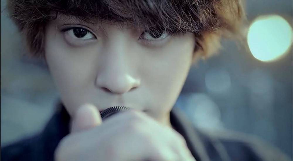 صورة جونغ جون يونغ سيُركز على تأليف الأغاني أثناء إقامتهِ في فرنسا