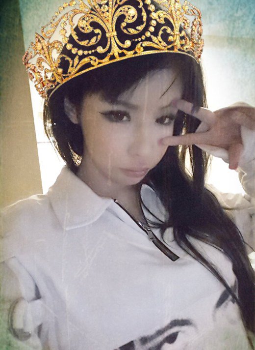 صورة [رأي مستخدمي الإنترنت] بارك بوم أضافت أول صورة لها بعد تفكك فرقة توني ون