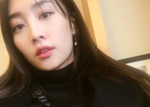 صورة [الآراء] نيكول عضوة كارا السابقة فاجأت الجميع بمظهرها الجديد