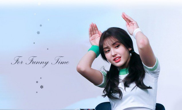 صورة [صور] المعجبين أغرقوا سومي بالهدايا الفاخرة بمناسبة تخرجها من المتوسطة