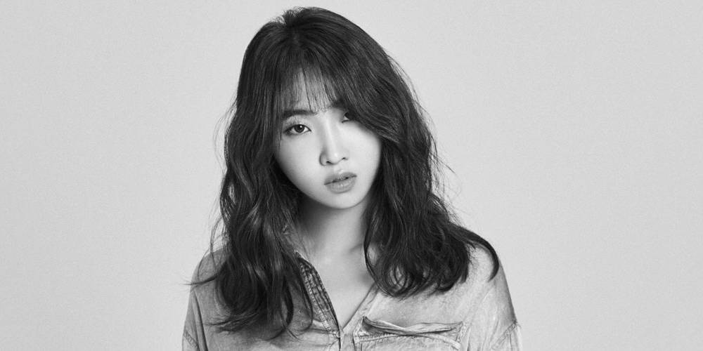 صورة مينزي قارنت بين وكالة YG ووكالتها الحالية