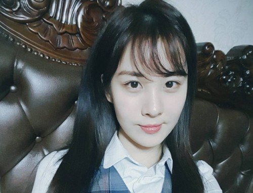 صورة [الآراء] سيوهيون طالبة في الـ 17 من عمرها في صورة ليوم كذبة آبريل