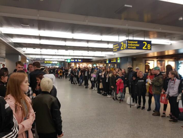 صورة JYP مزحوا مزحة ثقيلة مع الونس الفنلندي بجعلهم ينتظرون لساعات في المطار من دون فائدة