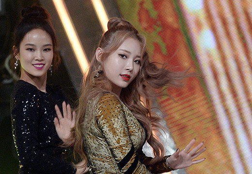 صورة رأي مستخدمي الإنترنت في ساقي يورا الجميلتين