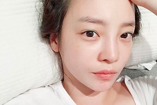 صورة رأي مستخدمي الإنترنت في وجه قو هارا الخالي من المكياج