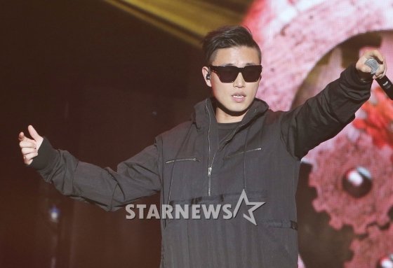 صورة [الآراء] غاري أثار الجدل بحذفه لكل صور حسابه على الإنستقرام