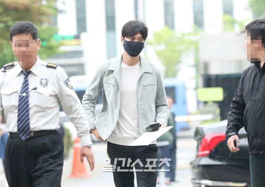 صورة [الآراء] لي مين هو بدأ رسميا خدمته العسكرية الإلزامية