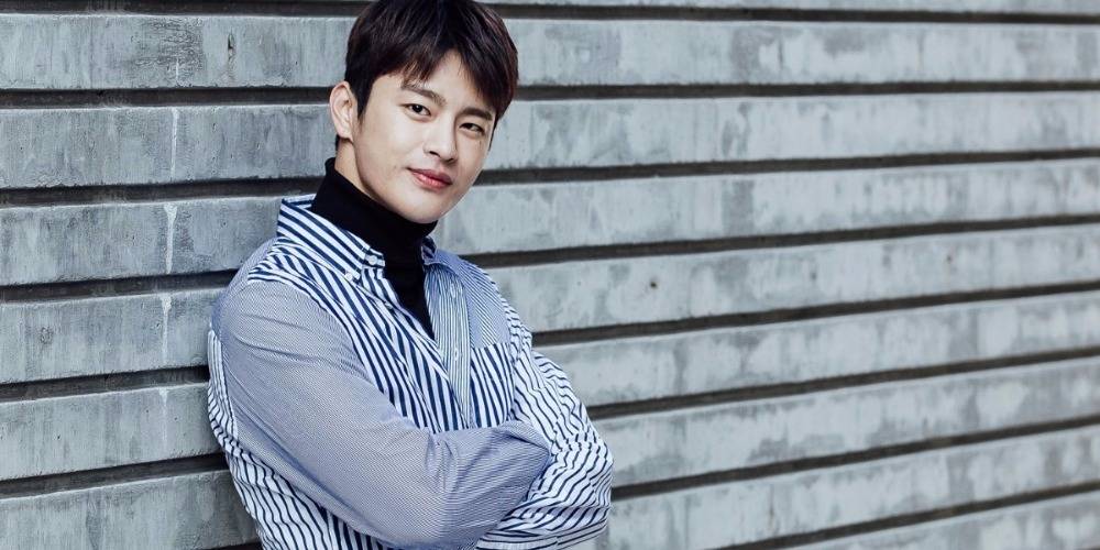 صورة الممثل سيو إن غوك أُعفي رسميا من الجيش