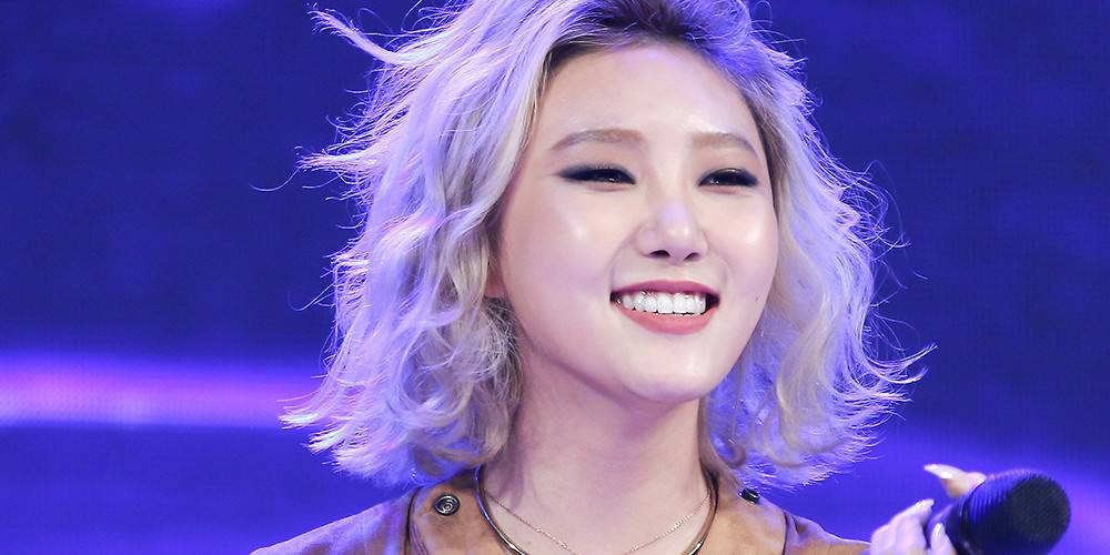 صورة [الآراء] هواسا كشفت أن كل الرجال يقعون في غرامها حين تغني هذه الأغنية