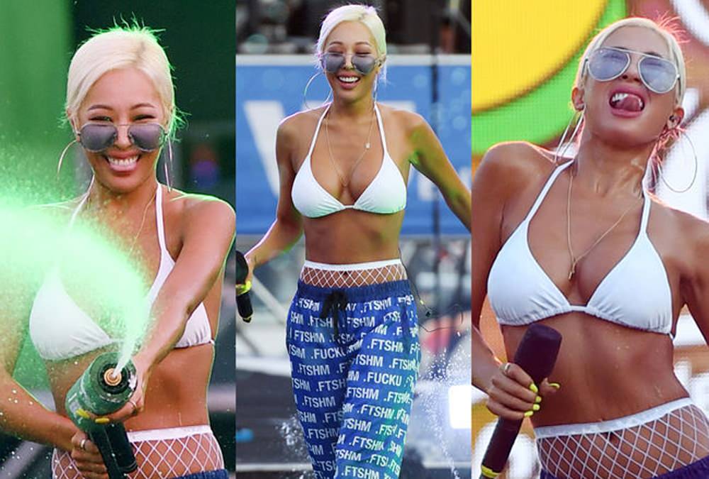 صورة [الآراء] جيسي جذبت الاهتمام بزيها المثير في حدث سبرايت